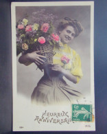 Delcampe - 1747 THEME  . JOYEUX  ANNIVERSAIRE . FEMME AVEC UNE CORBEILLE DE FLEURS . N° 1024 . IRIS . OBLITEREE 1909 - Geburtstag