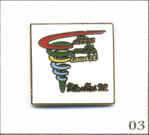 Delcampe - Pin's Institution - Éducation / Collège Camille Claudel à Vitrolles (13). Non Estampillé. EGF. T1100Q-03 - Administrations
