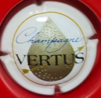 Delcampe - CAPSULE DE CHAMPAGNE LA GOUTTE D'OR N° 4 - La Goutte D'Or