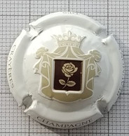 Delcampe - Capsule De Champagne BEAUMONT DES CRAYERES  Estampée Fond Blanc Or Et Marron - Altri & Non Classificati