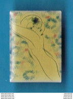 Delcampe - PIN'S //  ** BELLE SILHOUETTE D'UNE FEMME ** - Pin-ups