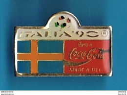 Delcampe - PIN'S //   ** SUÈDE / COUPE DU MONDE // '90 ITALIE ** . (© Copyright 1986 Col Italia '90) ** - Calcio