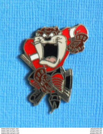Delcampe - 1 PIN'S //  ** LOONEY TUNES / TAZ HOCKEYEUR ** . (Démons & Merveilles TM&© 1990 Warner Bros. INC) - Films