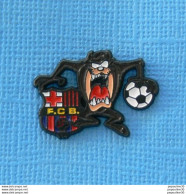 Delcampe - 1 PIN'S //  ** TAZ LE DIABLE DE TASMANIE / FCB / LE BARÇA ** . (LINE VA® WARNER BROS© 1997) - Films