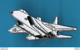 Delcampe - PIN'S //  ** AVION DE CHASSE / U. S. A. F. // F 15 ** - Militares
