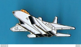 Delcampe - PIN'S //  ** AVION DE CHASSE / U. S. A. F. // F 15 ** - Aviones