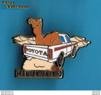 Delcampe - 1 PIN'S //    ** TOYOTA / HILUX 4 X 2 ** . (Arthus Bertrand) - Toyota