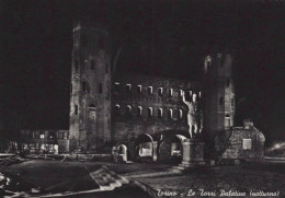 Delcampe - CARTOLINA  TORINO,PIEMONTE-LE TORRI PALATINE (NOTTURNO)-STORIA,MEMORIA,CULTURA,RELIGIONE,IMPERO ROMANO,VIAGGIATA 1957 - Autres Monuments, édifices