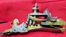 Delcampe - Platine Ancienne Style Chenapan (plus De 200platines En Stock) (N° PL 600 ) - Armas De Colección