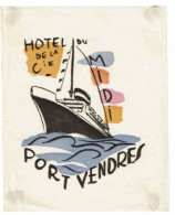 Delcampe - FRANCE - PORT VENDRES -HOTEL DU MIDI -11/13.5 Cm - Taches - Etiquettes D'hotels