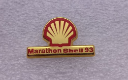 Delcampe - EB117 Pin's Marathon Shell 93 Carburant Coquillage Arthus Bertrand Achat Immédiat - Carburantes