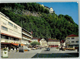 Delcampe - 9490 Vaduz Foto AK Postplatz Schloss Auto Blumen BP Kodak - 39342675 - Liechtenstein