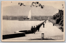 Delcampe - Geneve Quai Wilson Le Jet D'eau Et Le Saleve Carte Postale Postcard - Genève