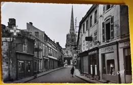 Delcampe - CPSM (85) Vendée, Luçon, Rue Georges Clemenceau, Commerces, Pharmacie, Coiffeur, Café Français, épicerie Giret, Corderie - Lucon