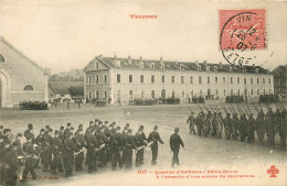 Delcampe - 94* VINCENNES   Quartier D Artillerie  - Remise Decorations    RL14.1082 - Kasernen