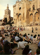 Delcampe - 84* AVIGNON  Pendant Le Festival (CPM 10x15cm)     RL19,0122 - Avignon