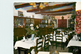Delcampe - 83* LES ARCS S/ARGENS  Relais « franc-comtois »  Salle  (CPSM 10x15cm)       RL19,0020 - Les Arcs