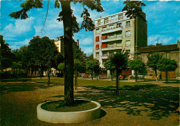 Delcampe - 92* VANVES Square Jarousse  (CPM 10x15cm)    RL19,0503 - Vanves