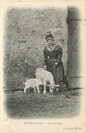 Delcampe - 03* BOURBONNAIS  Une Fermiere      RL19,1124 - Bauernhöfe