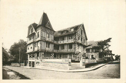 Delcampe - 14* CABOURG  Hotel  Du « chat Botte »   (CPSM 9x14cm)   RL19,1709 - Cabourg