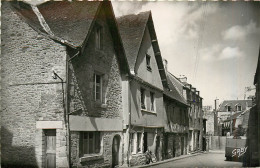 Delcampe - 22* GUINGAMP   Vieille Maison Au Trotrieux  (CPSM 9x14cm)   RL30,1085 - Guingamp