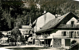 Delcampe - 74* ABONDANCE  Place Du Champ De Foire  (CPSM Format 9x14cm)      RL38.0422 - Abondance