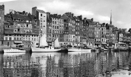 Delcampe - 14* HONFLEUR  Le Vieux Bassin (CPSM 9x14cm)       RL46,0954 - Honfleur