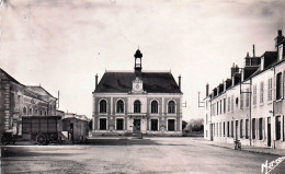 Delcampe - 45* CHATILLON COLIGNY  Place De La Mairie  CPSM(9x14cm)  RL60,0038 - Chatillon Coligny