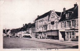 Delcampe - 45* COURTENAY   Place Du Marche      RL60,1054 - Courtenay