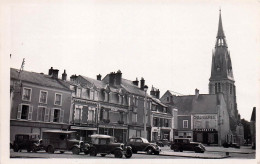 Delcampe - 45* BEAUNE LA ROLANDE  Place Et Eglise     RL60,1277 - Beaune-la-Rolande