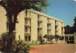 Delcampe - CPSM Valréas-Enclave Des Papes-Maison De Retraite Les Capucins      L4807 - Valreas