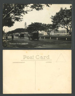 Delcampe - Singapore Old Postcard Connaught Connought Drive Street Scene Clock Tower & Cars - Non Classés