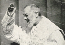 Delcampe - De701 Cartolina Padre Pio Da Pietralcina - Artiesten