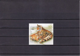 Delcampe - SA30f Azerbaijan 1994 Tigers, Used Minisheet - Aserbaidschan