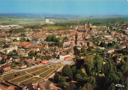 Delcampe - 60  NOYON LA PLACE DE LA GARE - Noyon