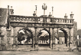 Delcampe - 29 SIZUN L ARC DE TRIOMPHE - Sizun