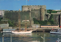 Delcampe - 29 BREST GOELETTE DEVANT LE CHÂTEAU - Brest