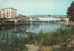 Delcampe - 17 SAINTES LA CHARENTE ET LES DEUX PONTS - Saintes
