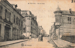 Delcampe - 02  VERVINS LA RUE DE PARIS - Vervins