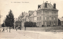Delcampe - 02  LAON L ECOLE NORMALE - Laon
