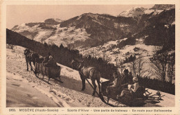 Delcampe - 74  MEGEVE UNE PARTIE DE TRAINEAU - Megève