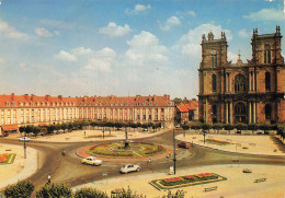 Delcampe - 51 VITRY LE FRANCOIS PLACE D ARMES ET EGLISE - Vitry-le-François