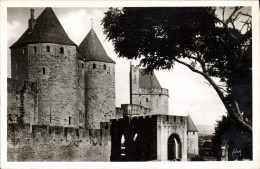 Delcampe - CPA Carcassonne La Cite Entree De La Porte Narbonnaise Le Pont Levis - Carcassonne