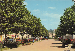 Delcampe - 87 SAINT YRIEIX LA PERCHE LA PLACE DE LA NATION - Saint Yrieix La Perche