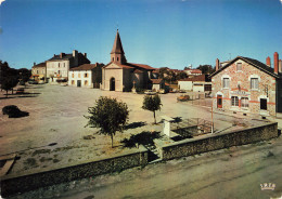 Delcampe - 87 NANTIAT LA PLACE DE L EGLISE - Nantiat