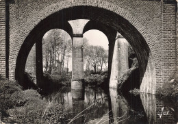 Delcampe - 22 GUINGAMP LES ARCHES DES VIADUCS DE SAINTE CROIX - Guingamp