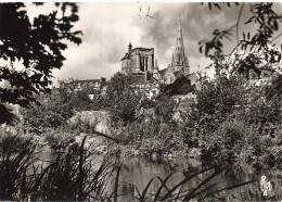 Delcampe - 22 GUINGAMP NOTRE DAME DE BON SECOURS VUE DU TRIEUX - Guingamp