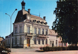 Delcampe - 86 PLEUMARTIN L HOTEL DE VILLE - Pleumartin