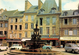 Delcampe - 22  GUINGAMP PLACE DU CENTRE - Guingamp