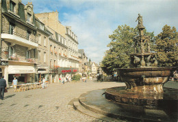 Delcampe - 22  GUINGAMP PLACE DU CENTRE - Guingamp